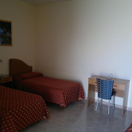 Hotel Genius Corato Bagian luar foto
