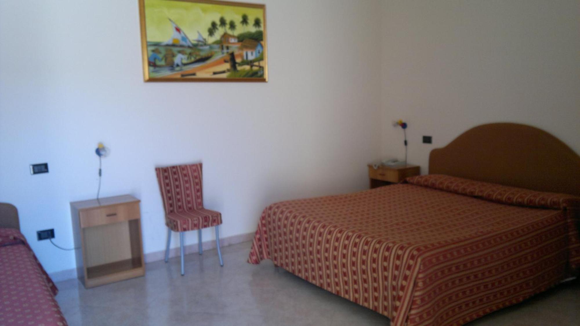 Hotel Genius Corato Bagian luar foto