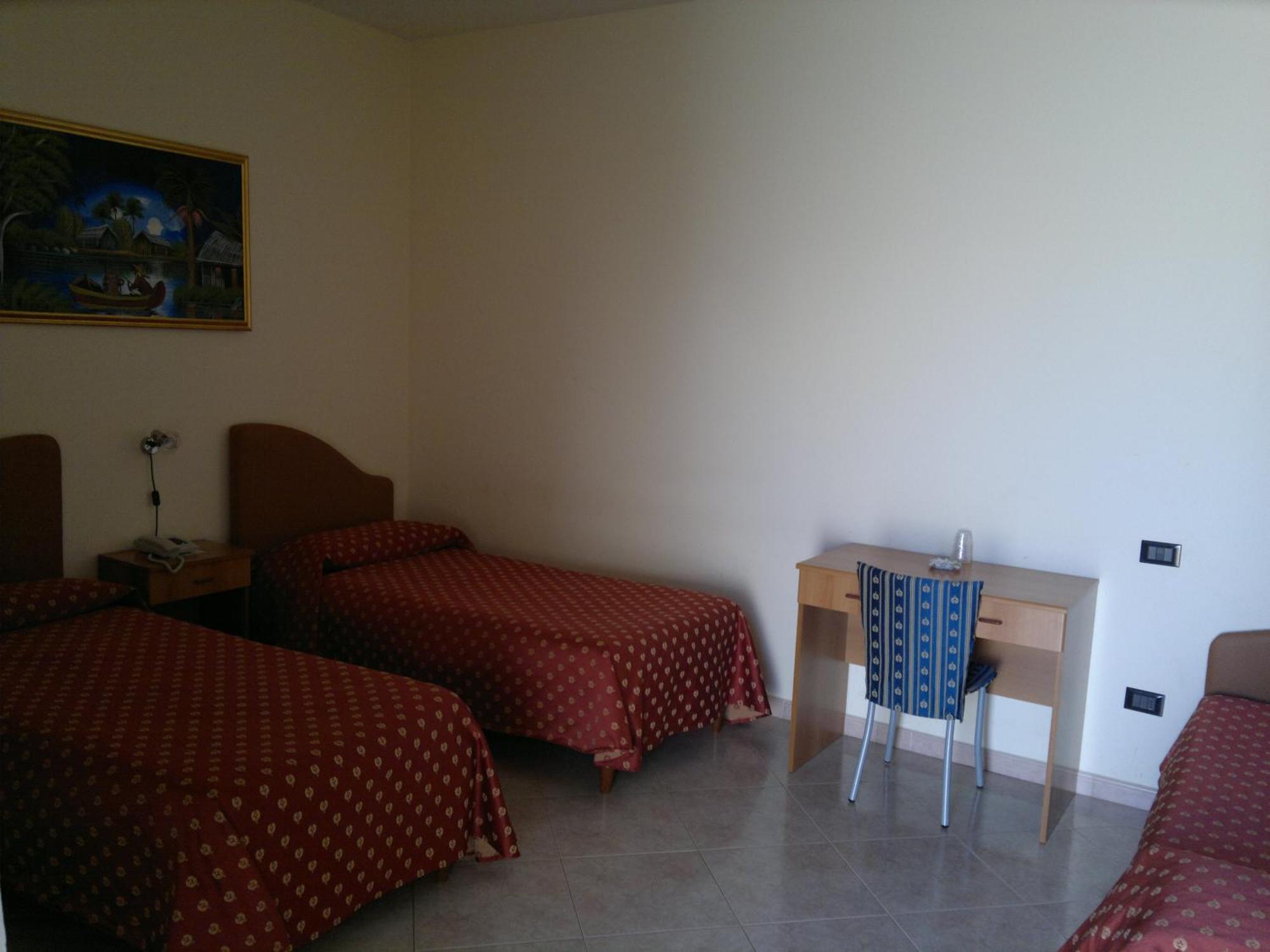 Hotel Genius Corato Bagian luar foto