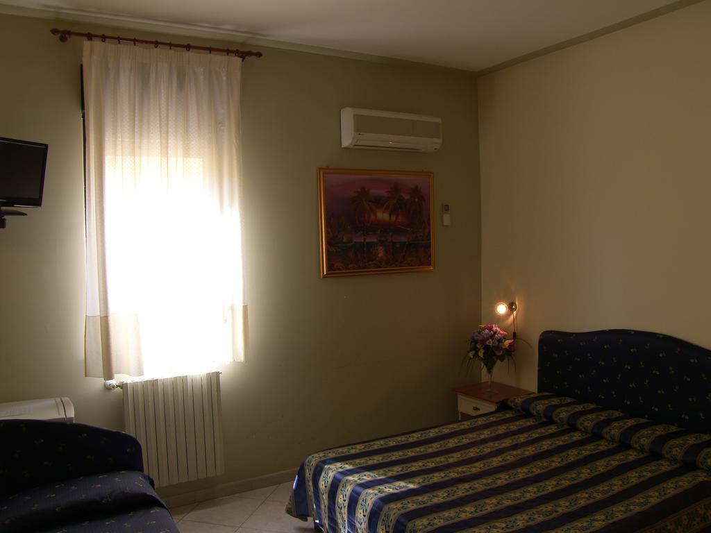 Hotel Genius Corato Bagian luar foto