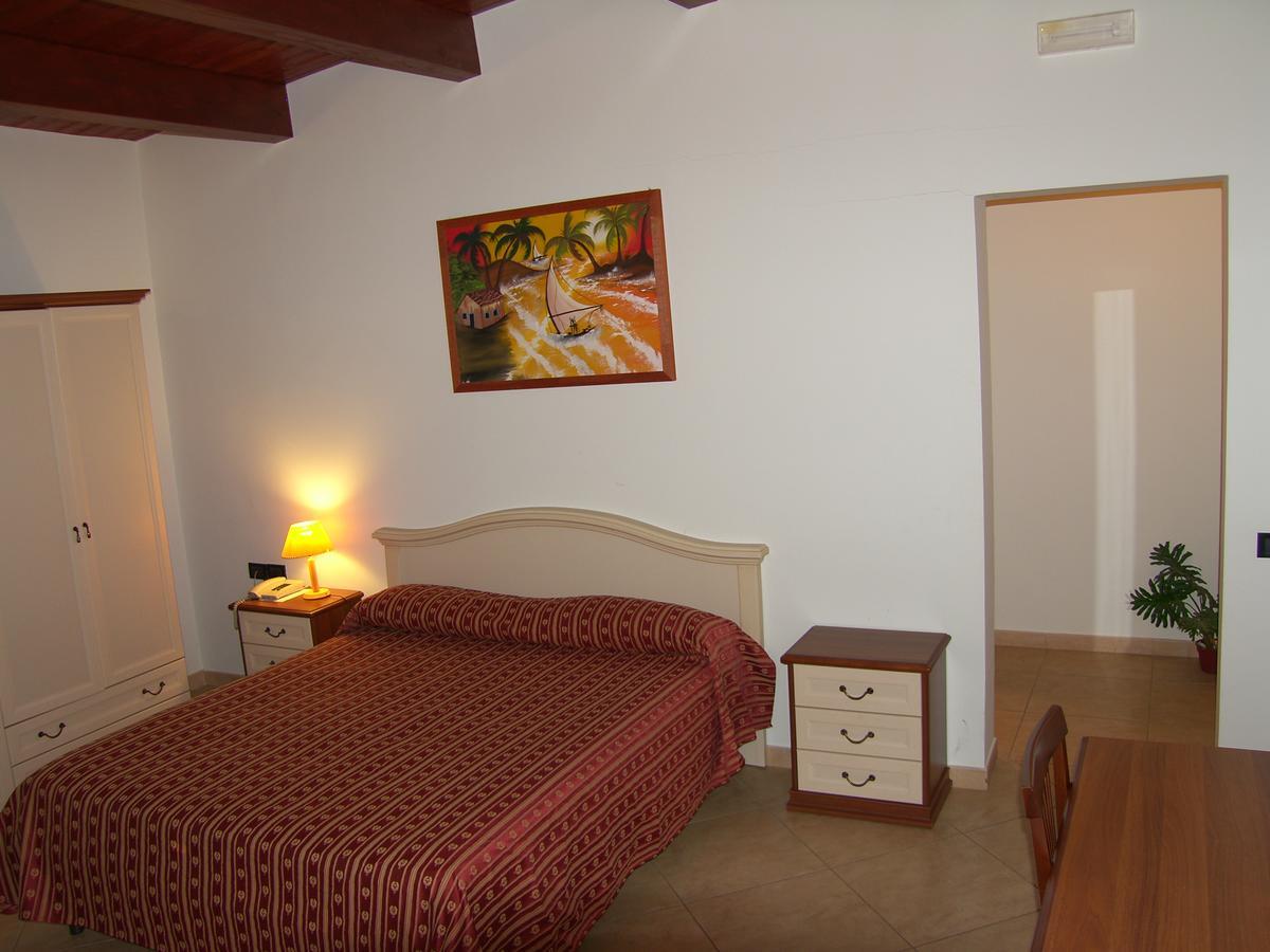Hotel Genius Corato Bagian luar foto