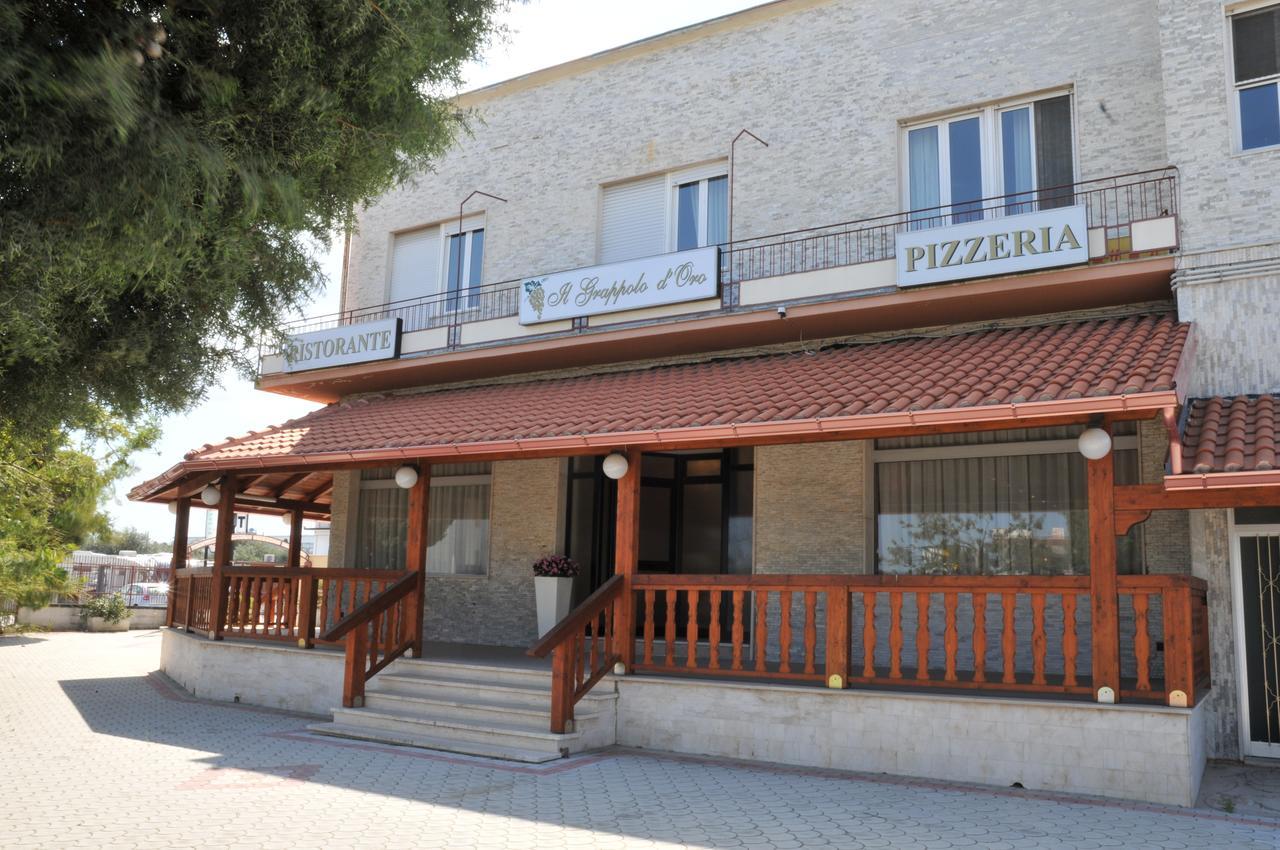 Hotel Genius Corato Bagian luar foto